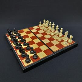 Винтажные шахматы, пластик