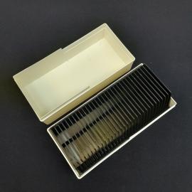 Винтажная коробка для 30 сайдеров КИЕВ 66, пластик СССР