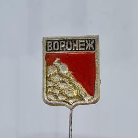 Значок ссср воронеж, герб города с красной эмалью и рельефным камнем, советский и винтажный
