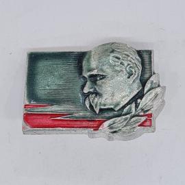 Значок СССР профиль бородатого мужчины на фоне красного флага и лавровой ветви, советский и винтажны