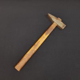 Винтажный молоток с деревянной ручкой длина 36 см