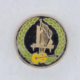 Значок СССР с арфой, пианино, скрипкой и лавровым венком, музыкальная тема, советский и винтажный