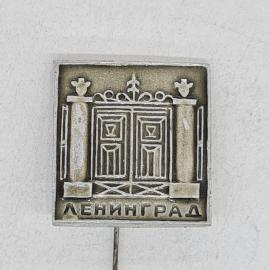 Значок СССР ленинград, ворота с колоннами, архитектурный сувенир, советский и винтажный