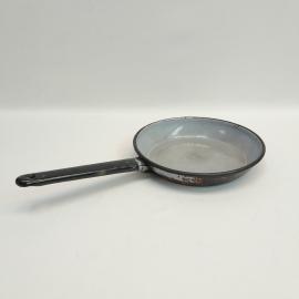 Винтажная сковорода СССР. Материал чугун, керамика / эмаль, диаметр 21 см. Ретро посуда.