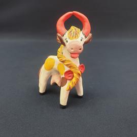 Винтажная фигурка корова, высота 15 см, глина