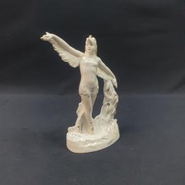 Винтажная статуэтка девушка балерина в образе журавля  высота 22 см, Вербилки, фарфор, СССР