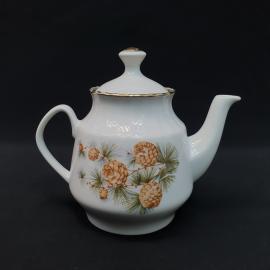 Заварочный чайник фарфоровый, винтажный СССР. Шишки, хвоя, роспись золотом.