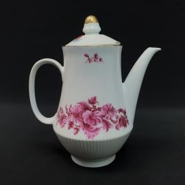 Кофейник фарфоровый винтажный, СССР. Малаховка. Розовые цветы, роспись золотом.