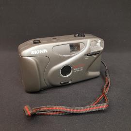 Винтажный фотоаппарат SKINA SK-107 в не рабочем состоянии, Япония