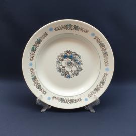 Тарелка фарфоровая винтажная СССР. Цветы, голубые точки.