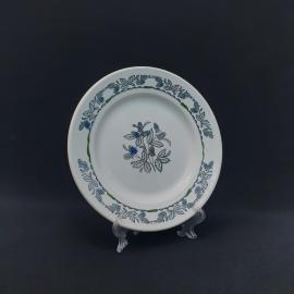 Тарелка фарфоровая винтажная СССР. Декор ежевика, зеленая кайма.