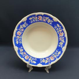 Тарелка фарфоровая винтажная СССР. Песочное. Синий борт, цветы.