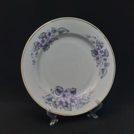 Тарелка фарфоровая винтажная СССР. Сирень, золотая отводка.