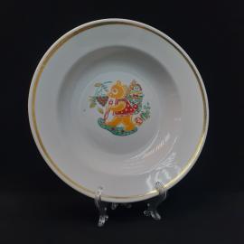 Тарелка фарфоровая винтажная СССР. Золочение, медведь с куклой и ягодами.