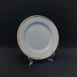 Тарелка фарфоровая винтажная СССР. Белая, отводка золотом.