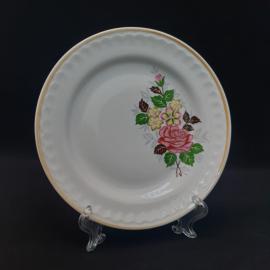 Тарелка фарфоровая винтажная СССР. Цветы, золотая кайма.