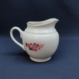Молочник фарфоровый винтажный, СССР.  300 мл, Цветы, золотой кант.