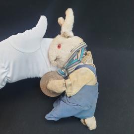 Винтажная заводная игрушка Кролик с ударными тарелками, высота 25 см, не рабочийСССР