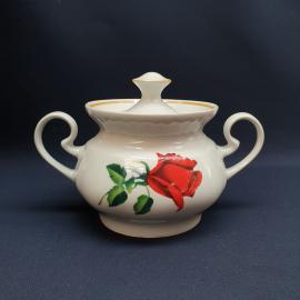 Сахарница фарфоровая винтажная, СССР. Полонне. Красная роза, золотой кант.