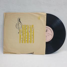 Федор Шаляпин. Поет Федор Шаляпин. Советская виниловая пластинка СССР, классика, опера.