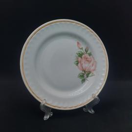 Тарелка фарфоровая винтажная СССР. Розы, золотистая кайма.
