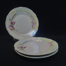 Тарелка фарфоровая винтажная СССР. Набор 3 штуки. Цветы, перламутровый борт.