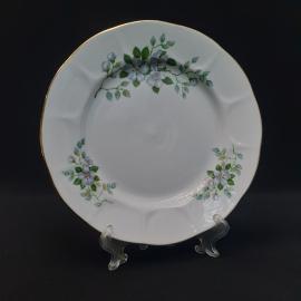 Тарелка фарфоровая винтажная СССР. Цветы, золотая отводка.