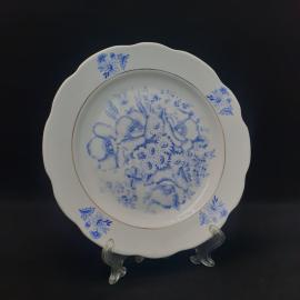 Тарелка фарфоровая винтажная СССР. Дулево. Цветы, роспись кобальтом, золотая отводка.