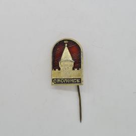 Значок СССР, смоленск, башня крепостной стены на красном фоне, советский и винтажный