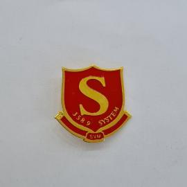 Значок СССР. Щит с буквой S, надписями SSB 9, System, SVM. Винтажный значек.