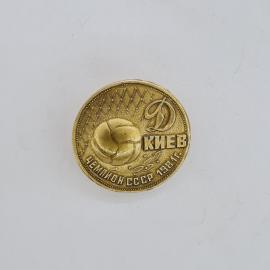 Значок СССР. Киев, чемпион СССР 1981, волейбол, мяч и сетка. Винтажный значек.