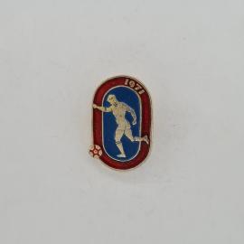 Значок СССР. Футболист, мяч, 1971, спорт. Винтажный значек.