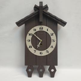 Настенные часы с кукушкой СССР, пластиковые,ретро-дизайн, длина 37 см, коричневые,винтажные, рабочие