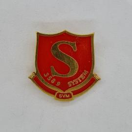 Значок СССР. Щит с буквой S, надписями System и SVM. Винтажный значек.