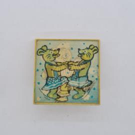 Значок СССР. Мультфильм, мышонок в шарфе на голубом фоне. Винтажный значек.