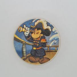 Значок СССР. Мультфильм, мышонок пират с подзорной трубой на корабле. Винтажный значек.