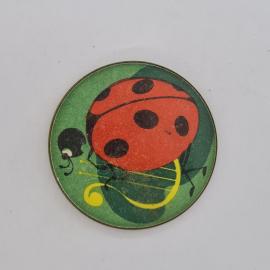 Значок СССР. Божья коровка на листе, детская тематика. Винтажный значек.
