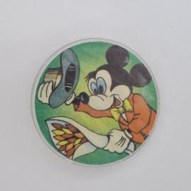 Значок СССР. Микки Маус с обувью и зонтом, мультфильм. Винтажный значек.