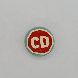 Значок СССР. Надпись CD, музыка, красный восьмиугольник. Винтажный значек.