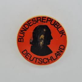 Значок СССР. Бундесрепублик Дойчланд, профиль человека, Германия. Винтажный значек.