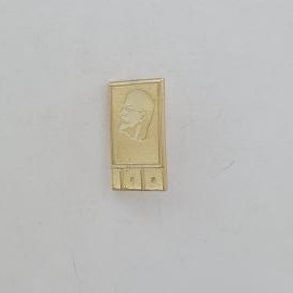 Значок СССР. Профиль Ленина, революционная тематика. Винтажный значек.