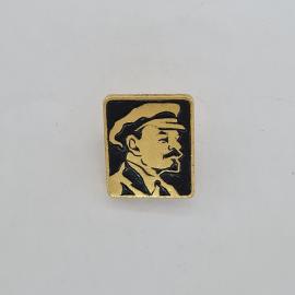 Значок СССР. Портрет Ленина в кепке, черный фон. Винтажный значек, Ленин революция профиль