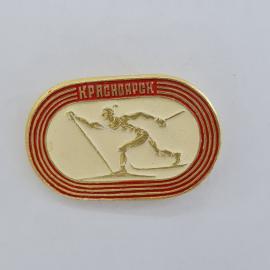 Значок СССР. Красноярск, лыжник с палками на лыжне. Винтажный значек, зимний спорт, город