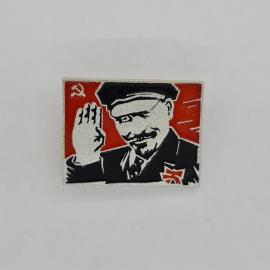 Значок СССР. Ленин, портрет с поднятой рукой, серп и молот, революционная тематика. Винтажный значек