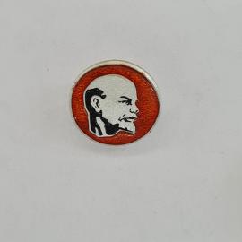 Значок СССР. Портрет Ленина на красном фоне, революционная тематика. Винтажный значек.