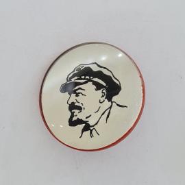 Значок СССР. Портрет Ленина, революционная тематика. Винтажный значек.