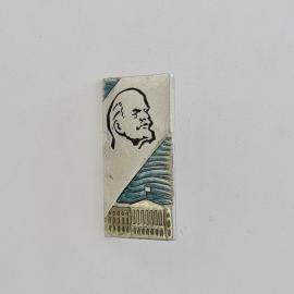 Значок СССР. Ленин, профиль, здание, музыка, культура. Винтажный значек.
