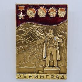 Значок СССР. Ленинград, Ленин на фоне карты города и советских наград. Винтажный значек.