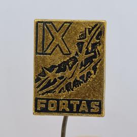 Значок СССР. Ix fortas, лист дуба, спорт. Винтажный значек.