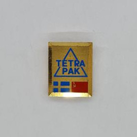 Значок СССР. Tetra Pak, упаковочная промышленность, флаги Финляндии и СССР. Винтажный значек.